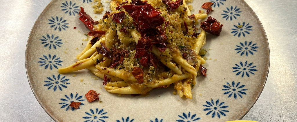 Fusilli montesanesi con mollica e peperoni cruschi